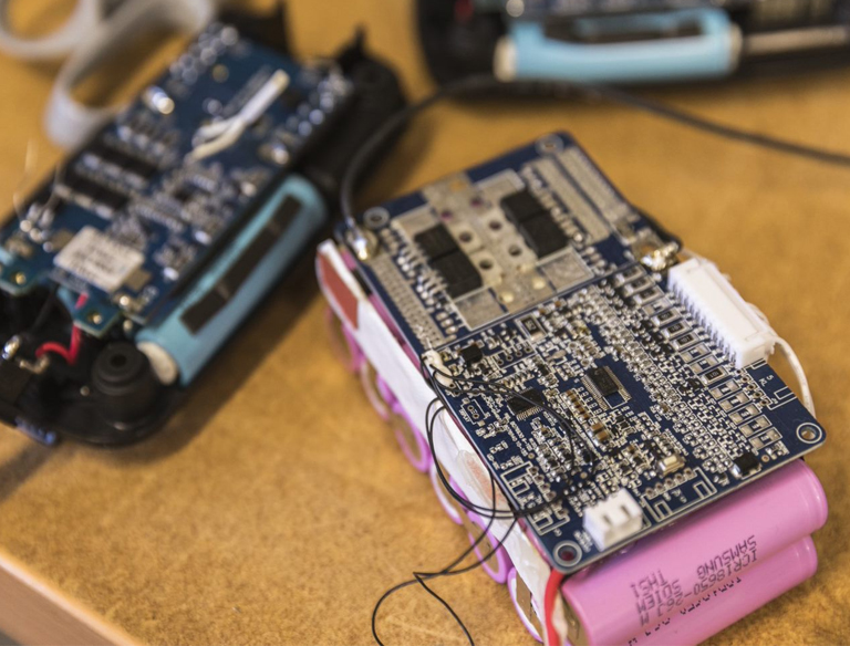 R&D og godkendelser af batterier